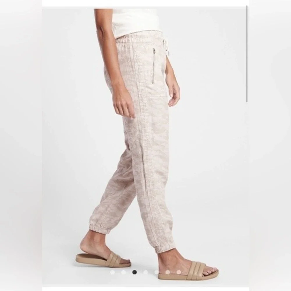 Athleta Cabo Tide Linen Jogger Pants Travel Zip Pockets NWOT camo print